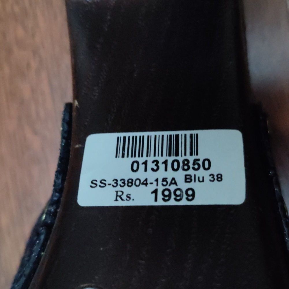 Sandles heels - Picture 3 of 4